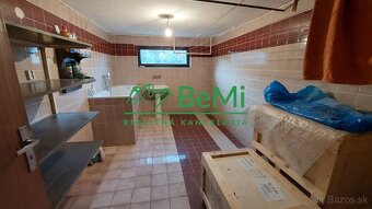 Predaj 5 izbový rodinný dom s veľkým pozemkom v obci Práznov - 18