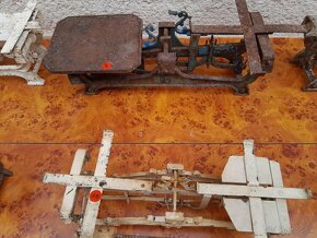 Liatinová váha. - 18