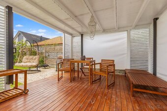 PREDAJ-Moderný 4-izbový bungalov s bazénom - RAJKA - 18