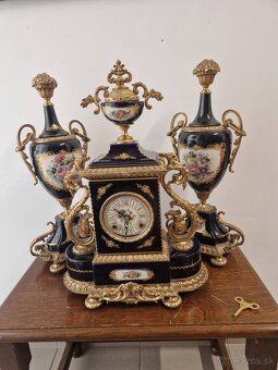 Porcelánové hodiny a vázy - 18
