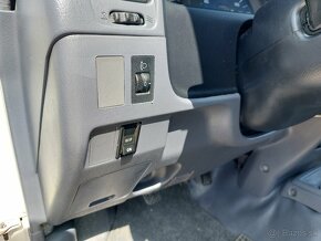 TOYOTA HILUX 3-STRANNÝ VYKLÁPAČ - 18