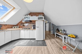 Priestranný, 8izbový  rodinný dom s dvomi samostatnými vstup - 18