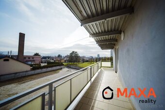 PREDANÉ Trojizbový veľkometrážny byt s terasou, v meste Prie - 18