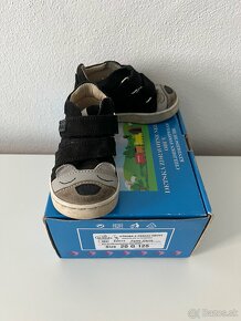GEOX,TIMMI HILFIGER,WANDA,H&M - 18