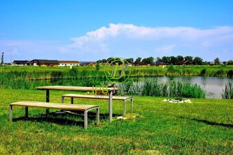 KRÁSNY 3 izb.rodinný dom v slepej ulici s veľkým záhradným d - 18