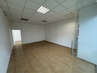 Prenájom obchodných priestorov od 24 m² v OD Saratov II v me - 18