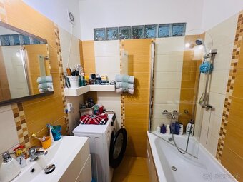 Na predaj pekný 3 izbový byt po rekonšt.aj so zariadením BR - 18