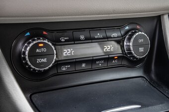 Mercedes-Benz CLA 250 4MATIC - 18