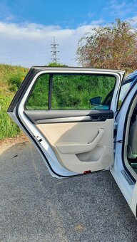 Predám  Škoda Superb Combi 2.0 TDI SCR Live DSG - 18