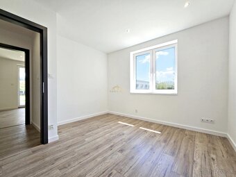 NOVÝ 4i RD 112 m² s terasou 27 m² + 600 m² pozemkom / Ďurkov - 18