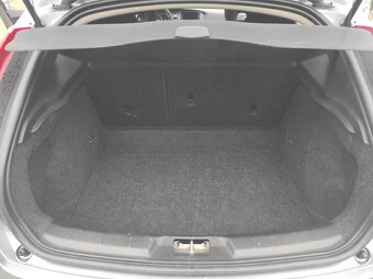 Volvo V40 Hatchback 90kw, automat benzín - 18