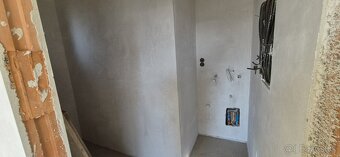 REZERVOVANÉ  PREDAJ: Moderný 3-izbový rodinný dom v obci  - 18