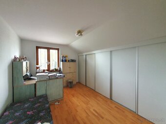 Komfortný dvojpodlažný rodinný dom - 18