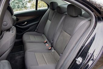 Mercedes Benz E220d - 18