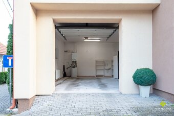 Dvojpodlažný Apartmán s garážou pod Bojnickým zámkom - 18