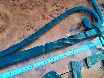 Liatinový stojan na slnečník-dáždnik. - 18