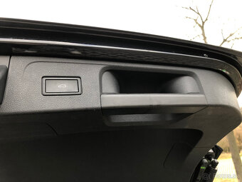 VOLKSWAGEN PASSAT VARIANT ELEGANCE 2.0TDI 110KW DSG - 18