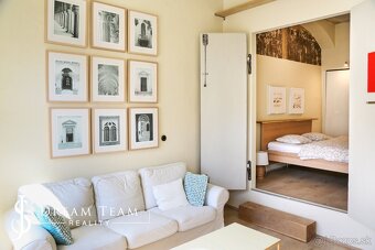 Zabehnutý apartmán - byt v centre mesta Banská Štiavnica - 18
