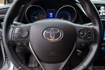 Toyota Auris 1.6 l D-4D - 18