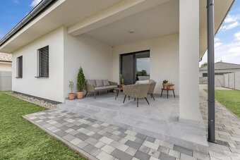 Moderný rodinný dom v obci Kostolné Kračany, časť Amadeho Kr - 18