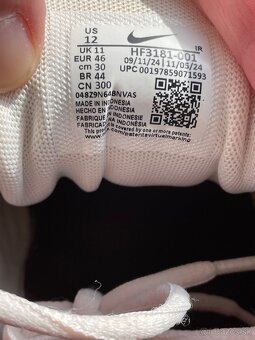 Nike Air Max Plus Premium - 18