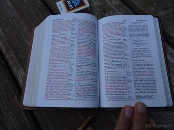 Predám vreckovú BIBLIU viazanú v umelej koži - 18