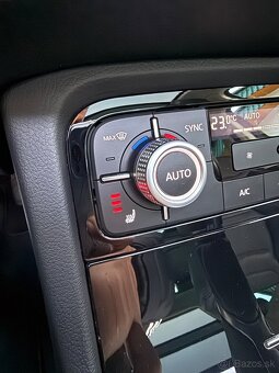 VW Touareg II 3.0 TDI V6 Executive - 18