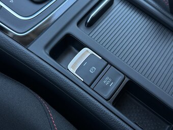 Volkswagen Golf Variant SOUND 2.0 TDi DSG - 18