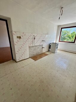 Dom vo vynikajúcej lokalite Čermáň, 8 izieb, pozemok 1490 m2 - 18