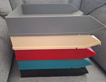 Odkladače na papiere plastové.. - 18