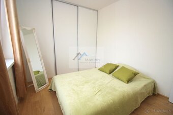 PREDAJ zariadená NOVOSTAVBA s vírivkou vo Dvorci - 18