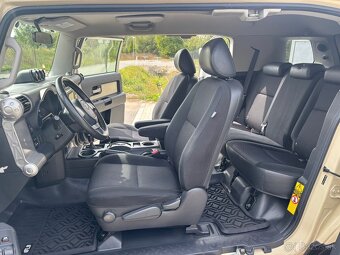 Toyota FJ Cruiser bez koroze, skvělý originální stav - 18