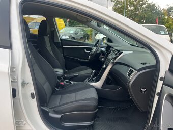 Hyundai i30, 1.6CRDi 81kWPRAVID.SERVIS - 18