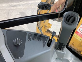 CAT 444 Traktorbáger / Rýpadlo 2021 - 18