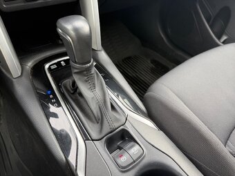 Toyota Corolla Cross 1.8 Hybrid Comfort - 18