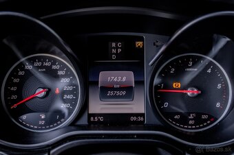 Mercedes Benz V300 V class 300d 4matic AT9 - 18