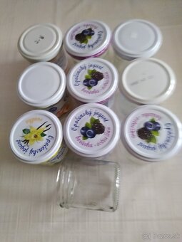 láhve 0,5l a 1lt s uzávěrem, plucky (placatky) 0,2l - 18