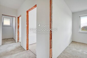 Novostavba 4-izbového rodinného domu v obci Slov.Nová Ves - 18