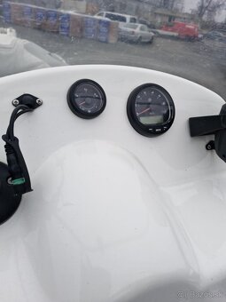 motorový čln ADVENTURE V-500 - 18