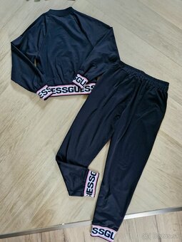Guess 3x cierno ruzova logovana teplakova suprava - 18