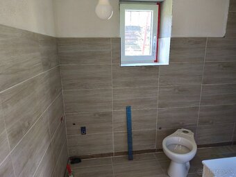 2. Izbový rodinný dom SKLENÉ 558m² - 18