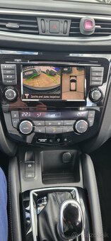Nissan Qashqai benzin 117 kW automat 1.majitel rok 2020 naj. - 18