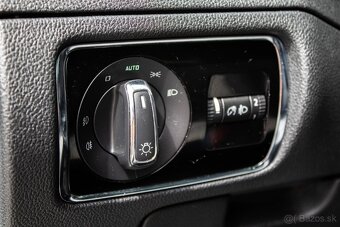 Škoda Superb Combi 2.0 TDI CR 140k Ambition DSG - 18