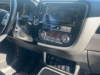 Mitsubishi Outlander 4x4 benzin automat SK 7 miest 2019 - 18