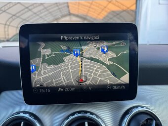 Mercedes-Benz GLA 200 d 4MATIC A/T - 18