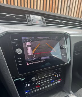 Rezervované Volkswagen Passat Variant 2.0 TDI Business DSG - 18