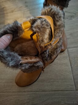 Mix dámskeho  oblečenia - 18