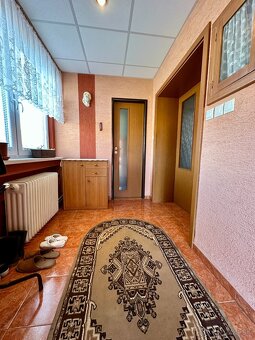NA PREDAJ RODINNÝ DOM S GARÁŽOU - NADLICE - 18