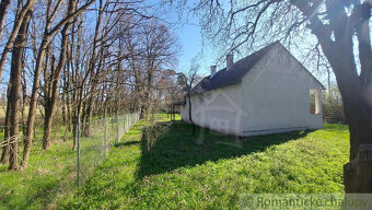 Malá chalúpka na okraji polosamoty s 40 á pozemkom v obci - 18