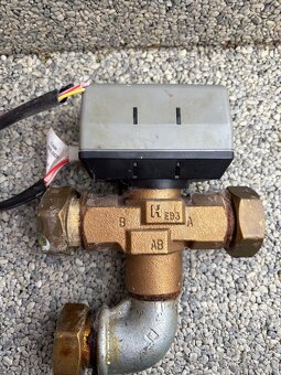 Buderus GB112-24 kW kondenzacny kotol nahradne diely - 18